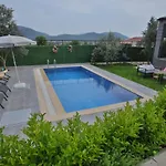 Olive Garden House Vilă