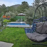 Vilă Olive Garden House