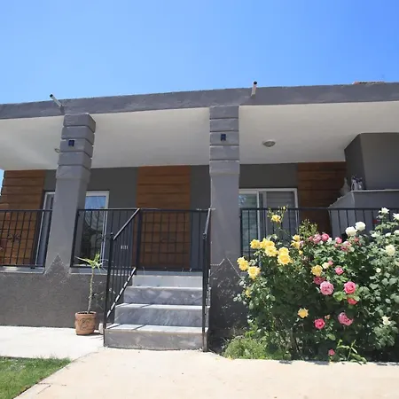 Olive Garden House Vilă